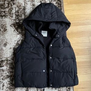 Abercrombie vest, NEVER WORN